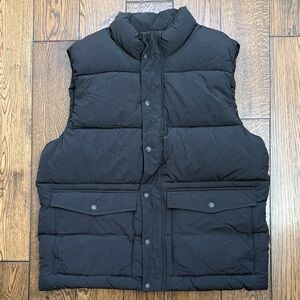 GAP Recycled Puffer Vest Men’s Large Black
Water Resistant